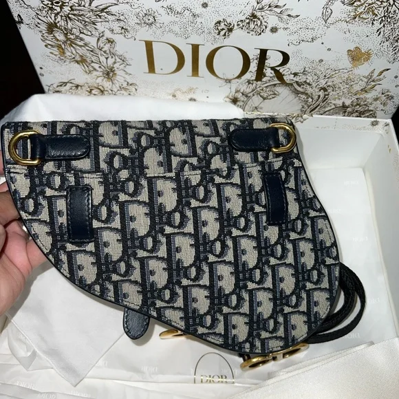 Authentic DIOR Saddle Oblique Belt Bag - Picture 4 of 16